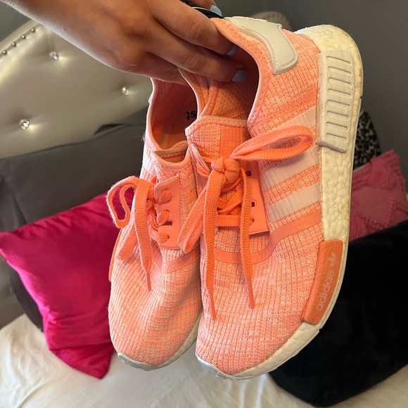 Women Adidas NMD - Picture 3 of 6